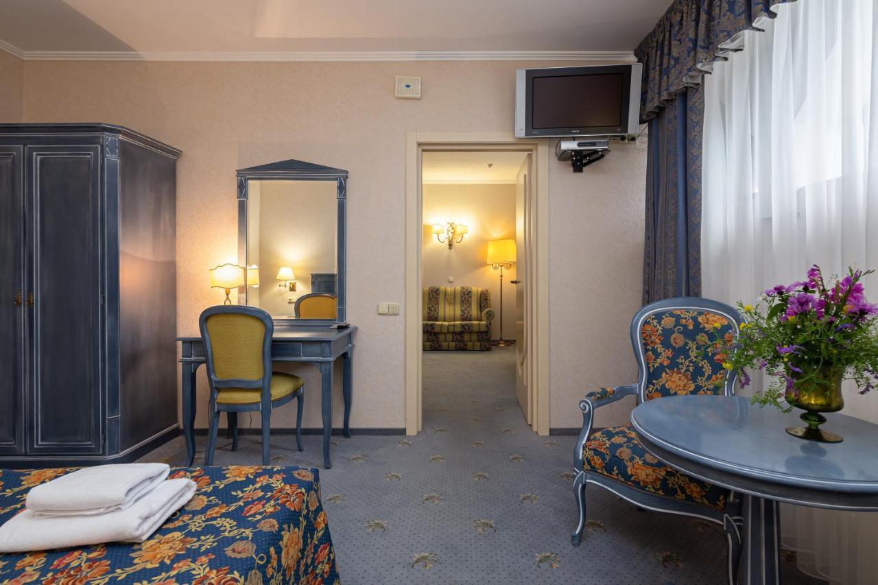 Hotel Edelweiss à Yaremtche Extérieur photo