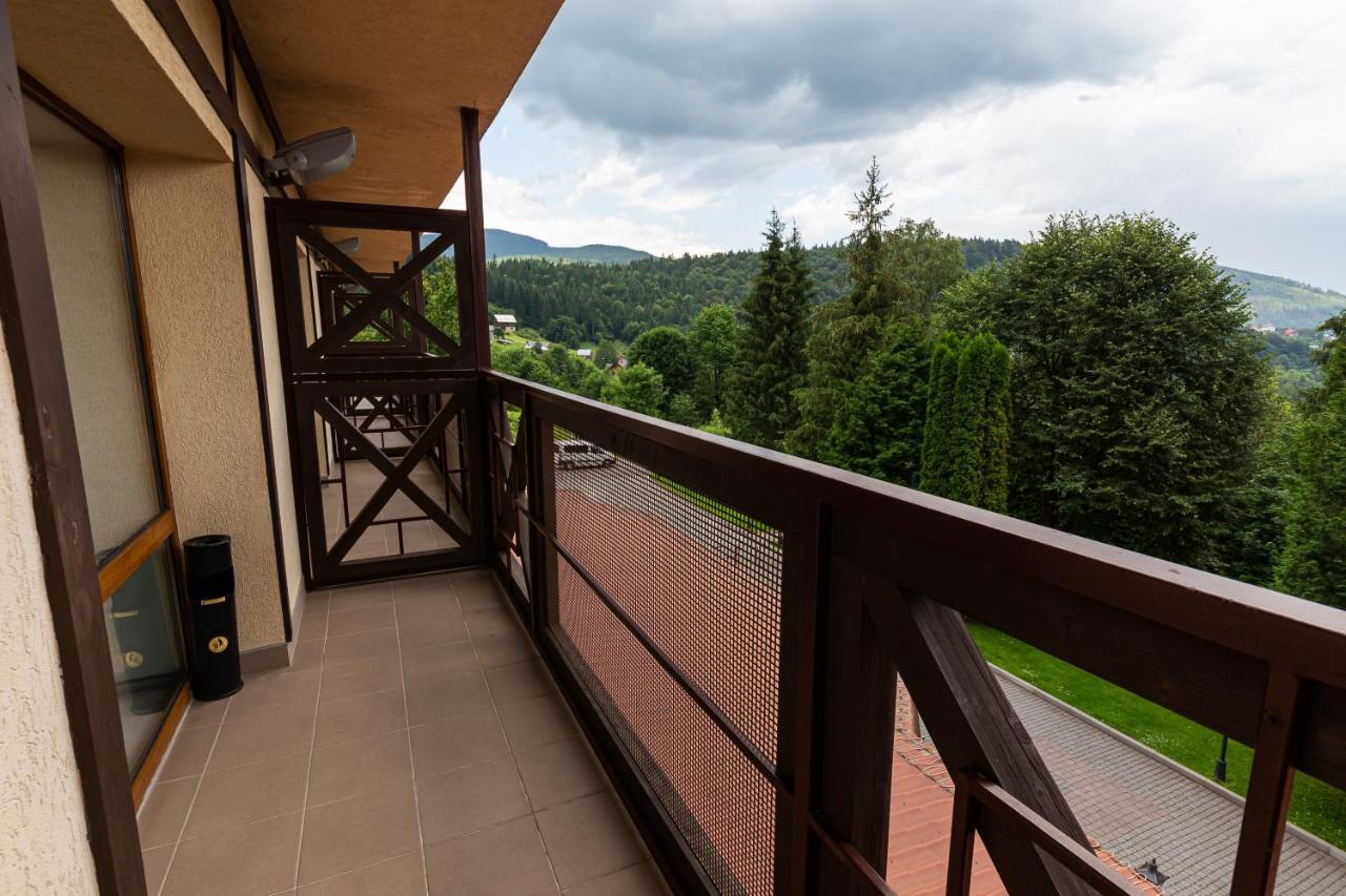 Hotel Edelweiss à Yaremtche Extérieur photo
