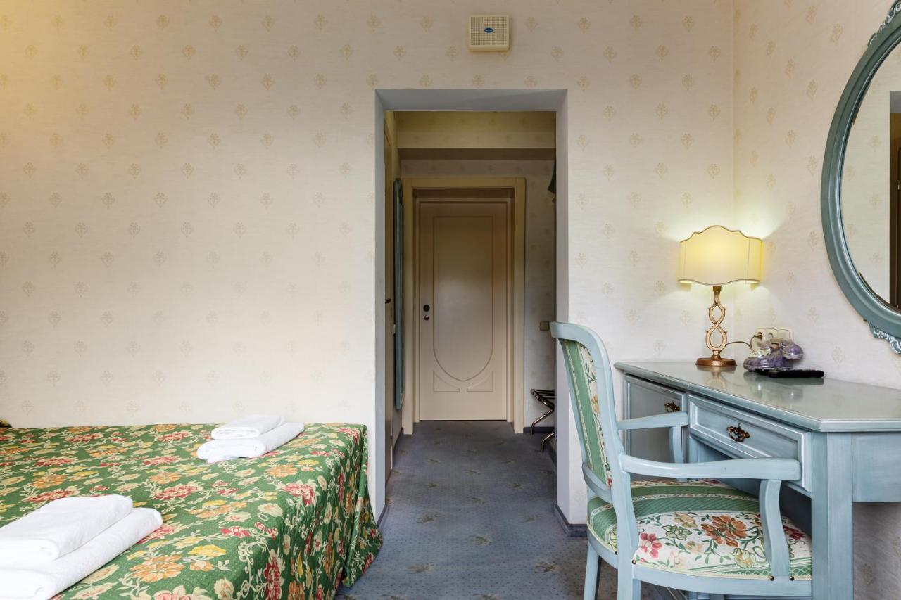 Hotel Edelweiss à Yaremtche Extérieur photo
